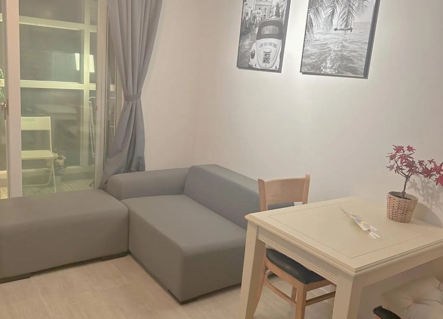 סיאול The First Hongdae Stay 0*,  קוריאה הדרומית