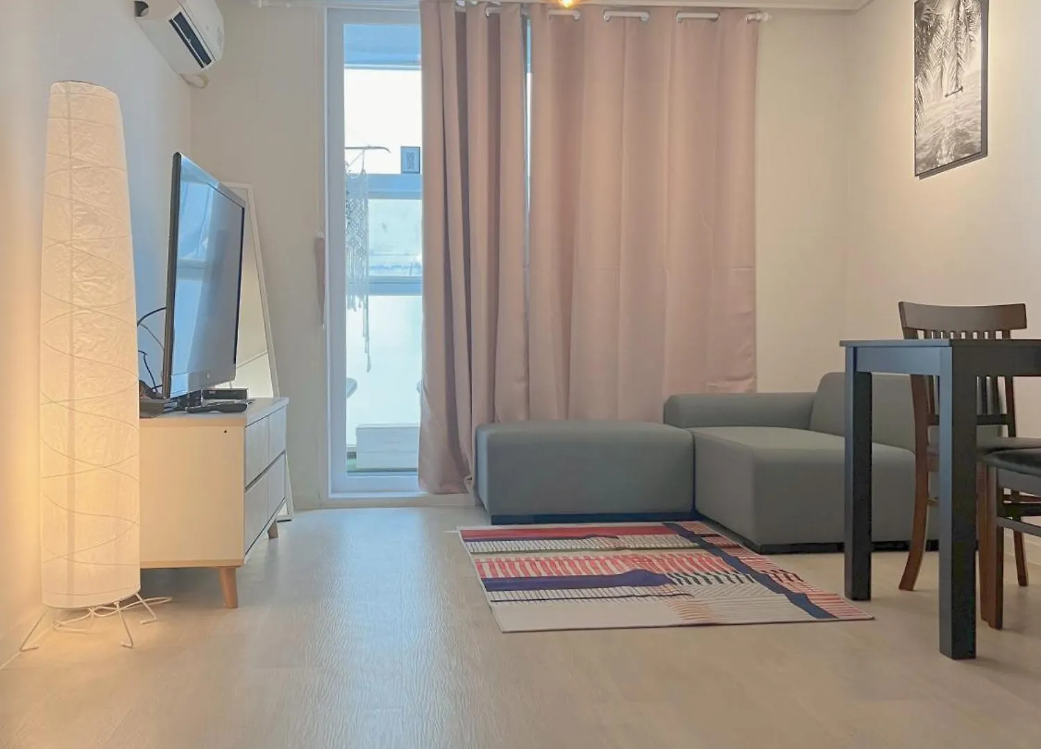 סיאול The First Hongdae Stay 0*,